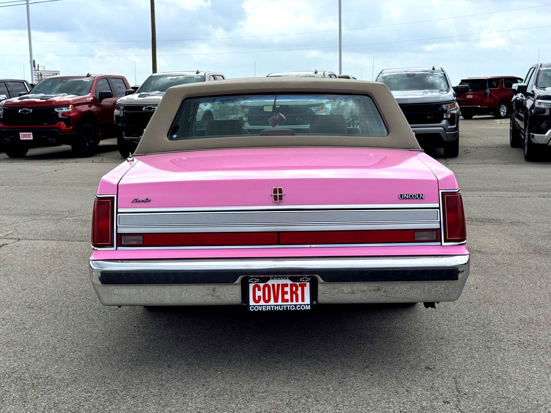 Used 1989 Lincoln Town Car Signature RWD image 12