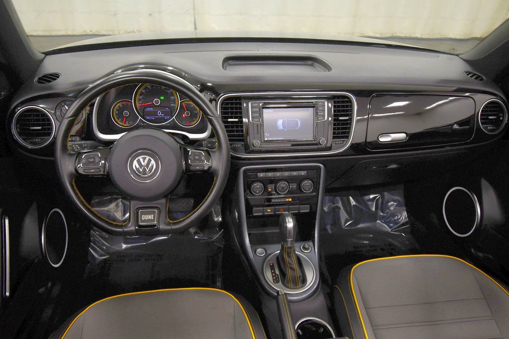 Used 2018 Volkswagen Beetle 2.0T Dune FWD image 4