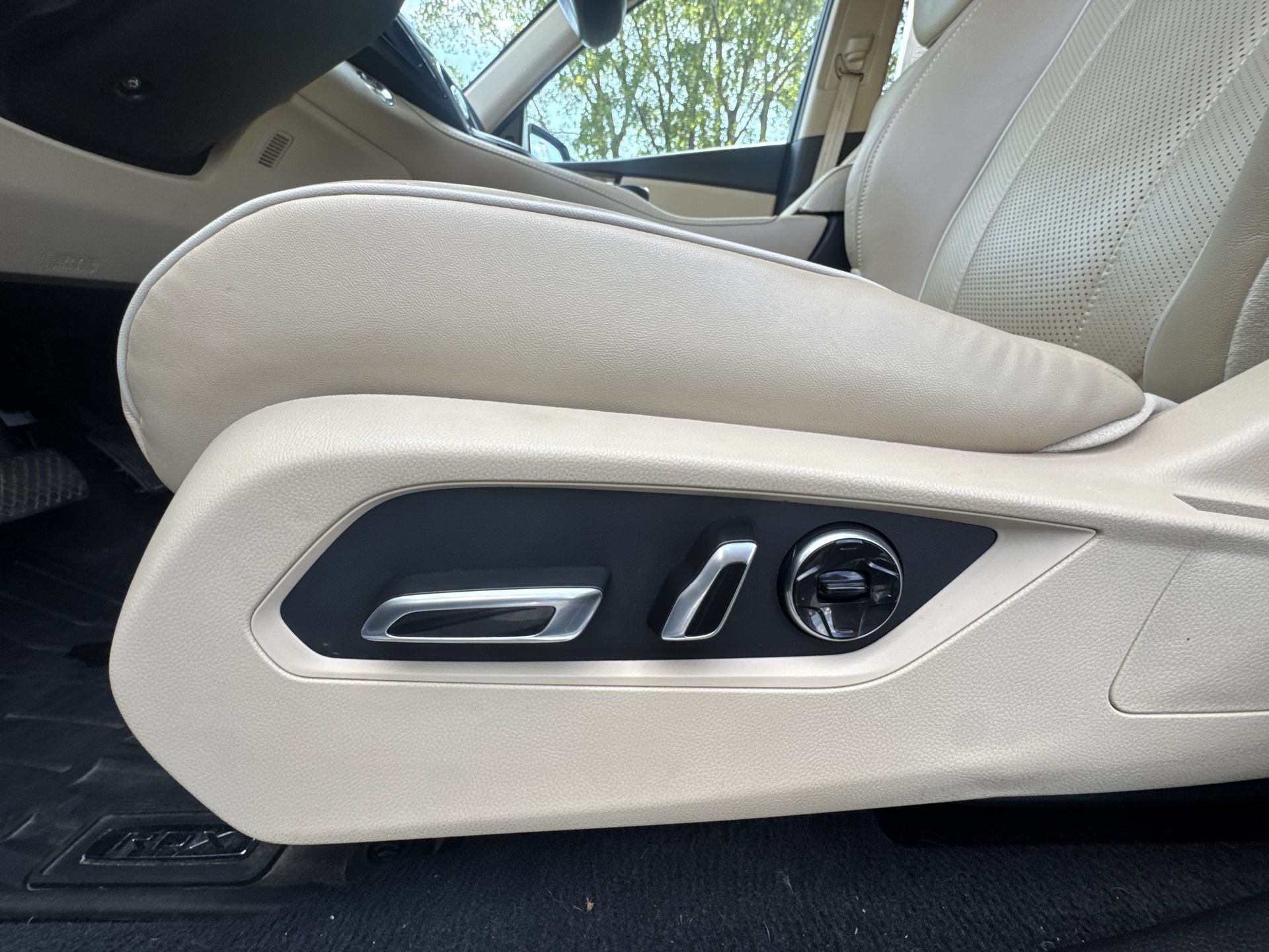 Used 2022 Acura RDX w/ Advance Package AWD/4WD image 12