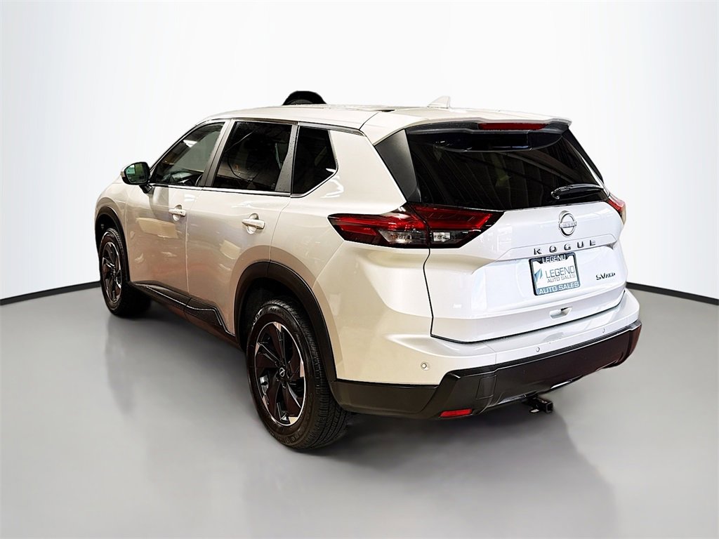 Used 2024 Nissan Rogue SV image 9