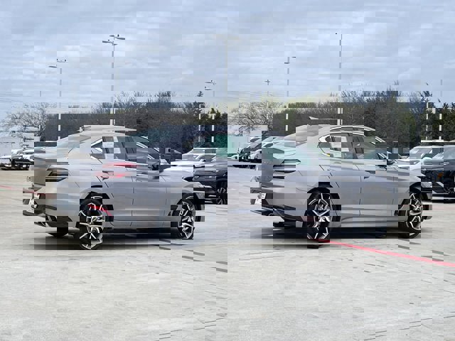 Used 2023 Genesis G70 2.0T image 8