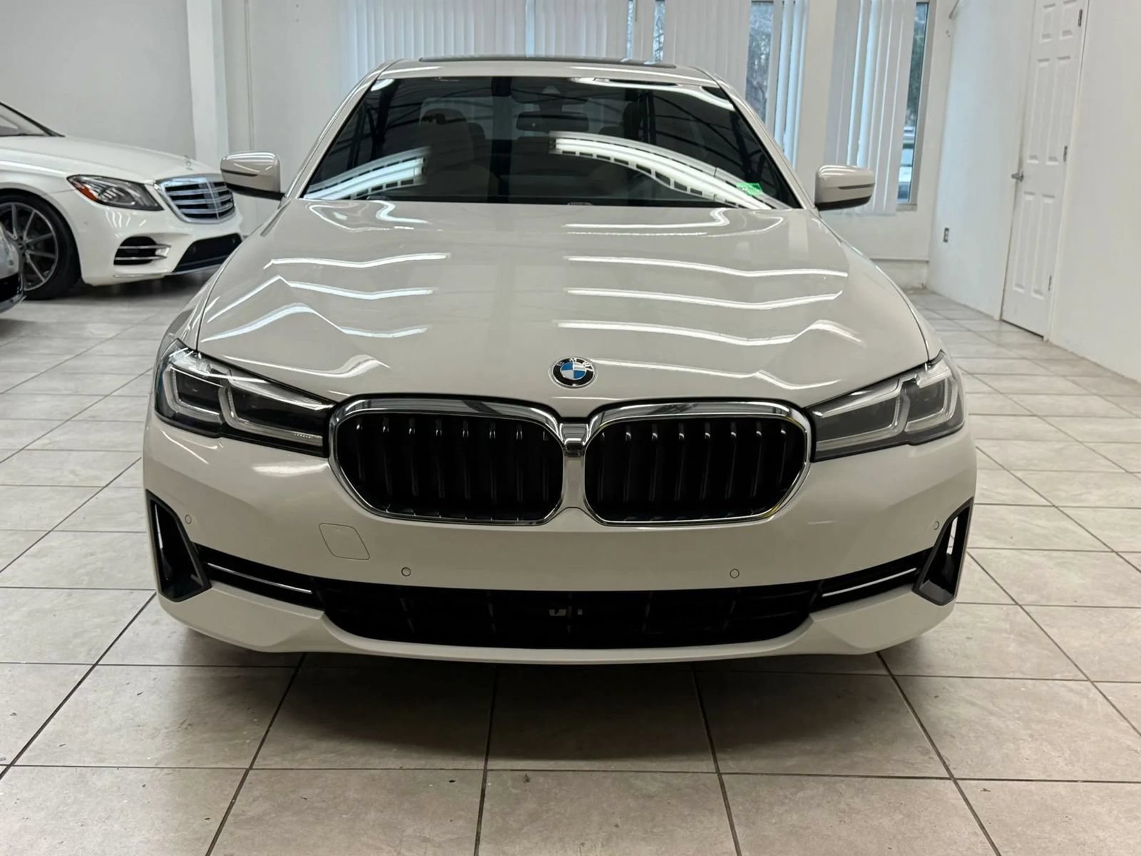Used 2021 BMW 530i w/ Convenience Package RWD image 2