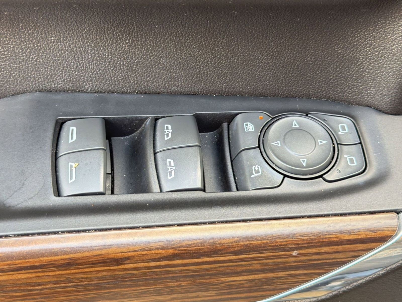 Used 2022 Chevrolet Silverado 1500 High Country w/ LPO, Dark Essentials Package AWD/4WD image 12