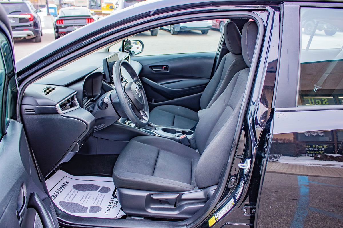 Used 2023 Toyota Corolla LE FWD image 9