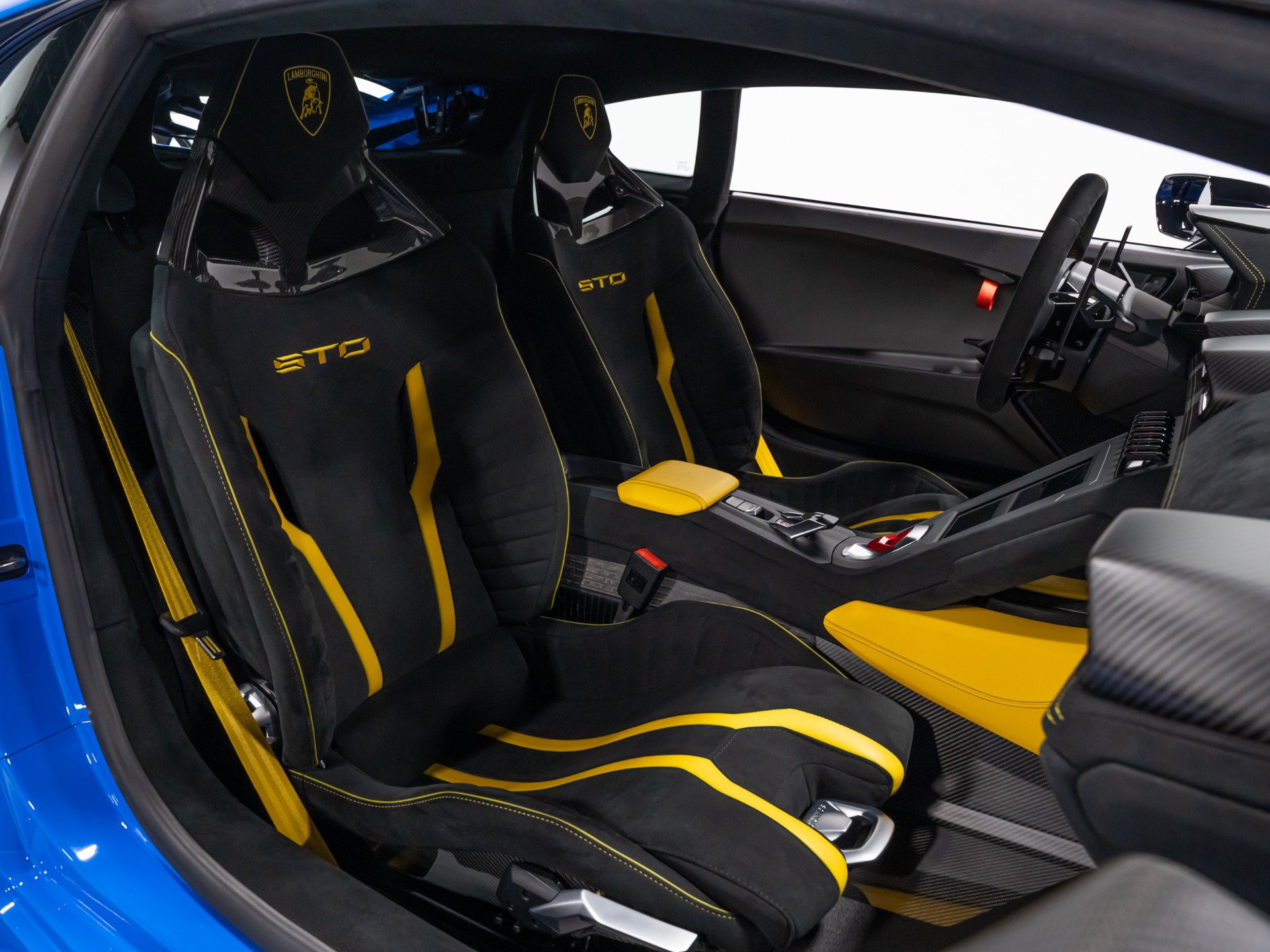 Used 2022 Lamborghini Huracan STO RWD image 66