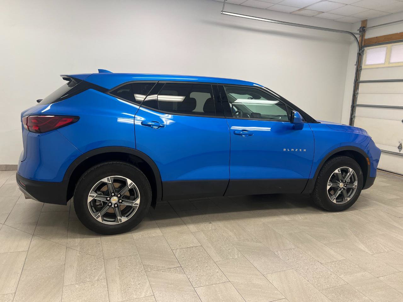 Used 2025 Chevrolet Blazer LT AWD/4WD image 5