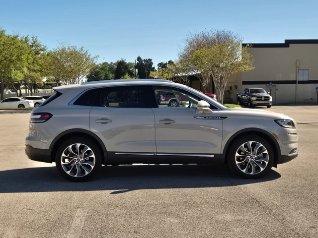 Used 2023 Lincoln Nautilus Reserve w/ Equipment Group 201A video 4