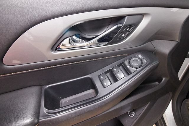 Used 2021 Chevrolet Traverse LT AWD/4WD image 11