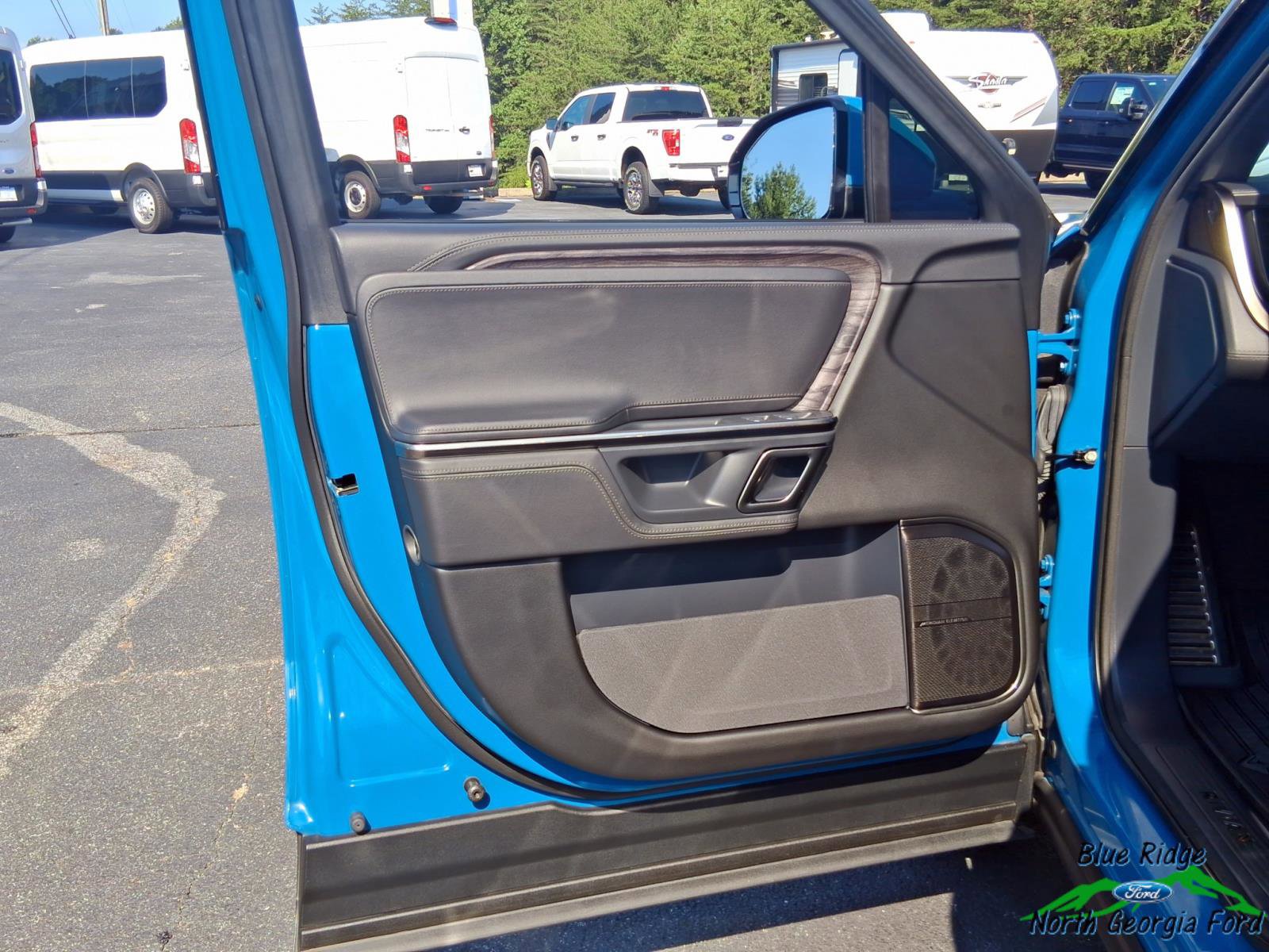 Used 2022 Rivian R1T Adventure image 9