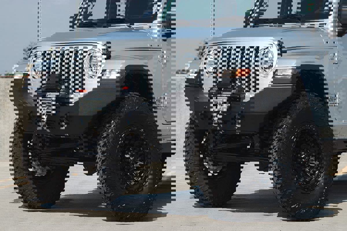 Used 2023 Jeep Gladiator Overland image 7