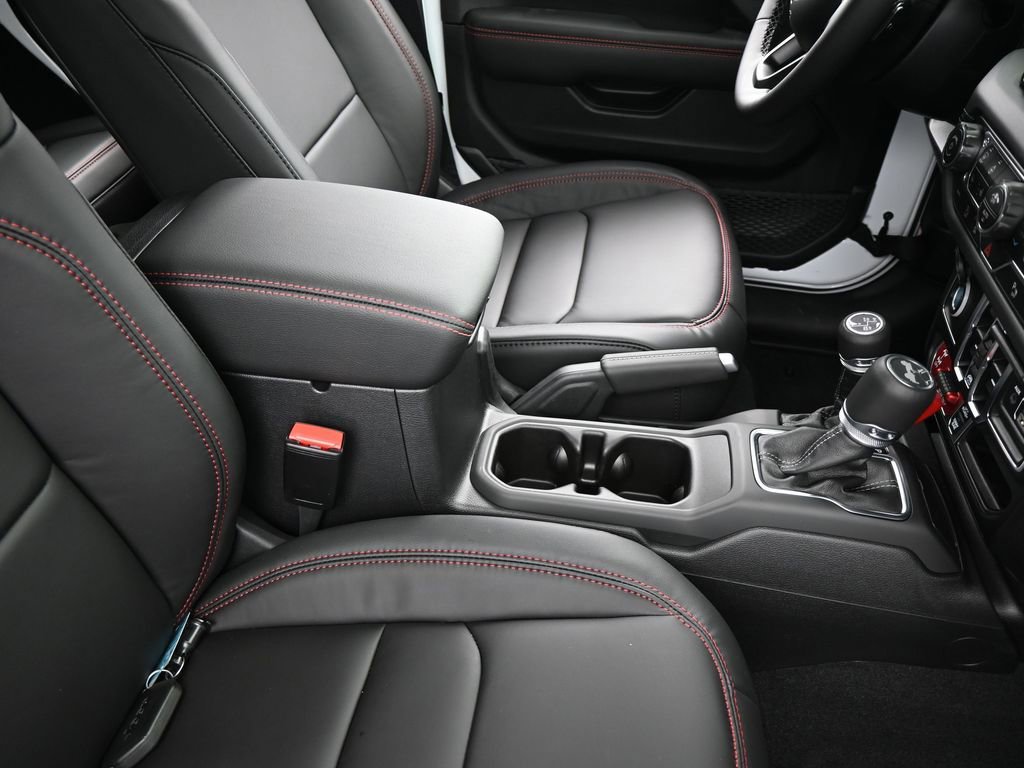 Used 2025 Jeep Wrangler Unlimited Rubicon image 41