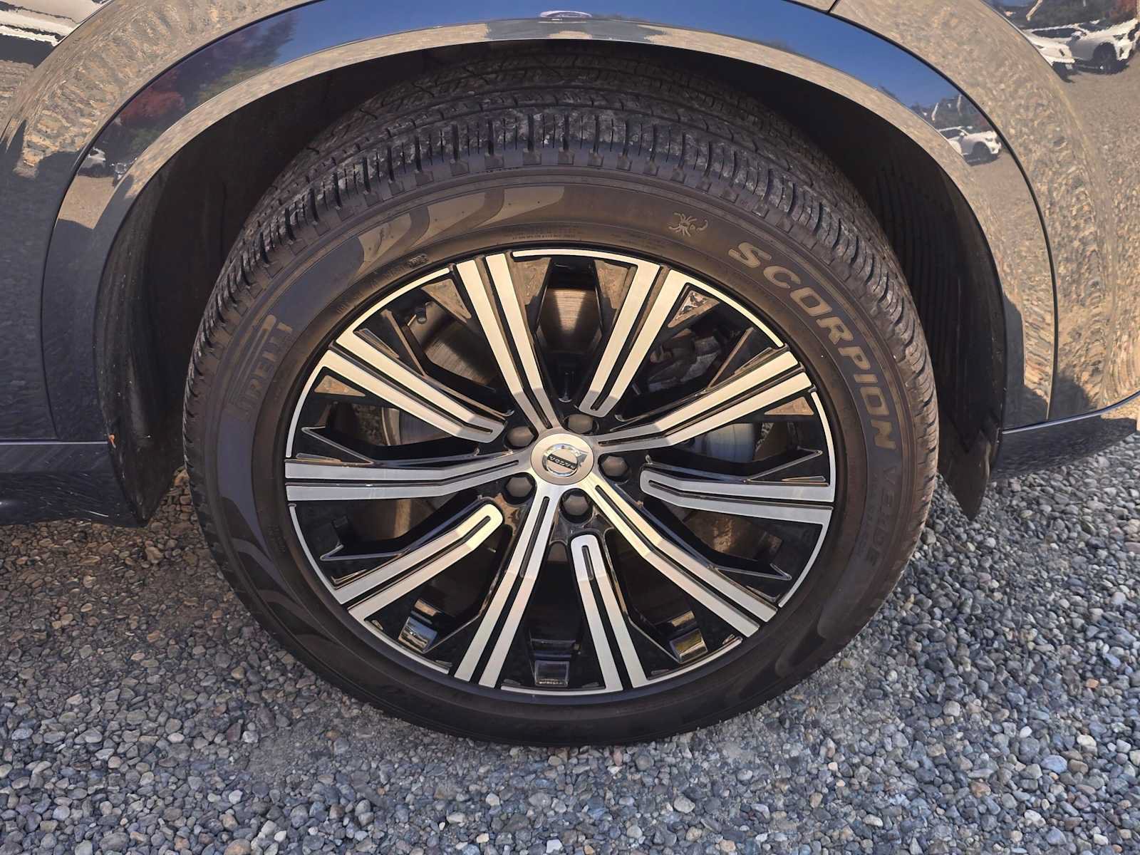 Used 2023 Volvo XC90 B5 Core w/ Protection Package Premier AWD/4WD image 9
