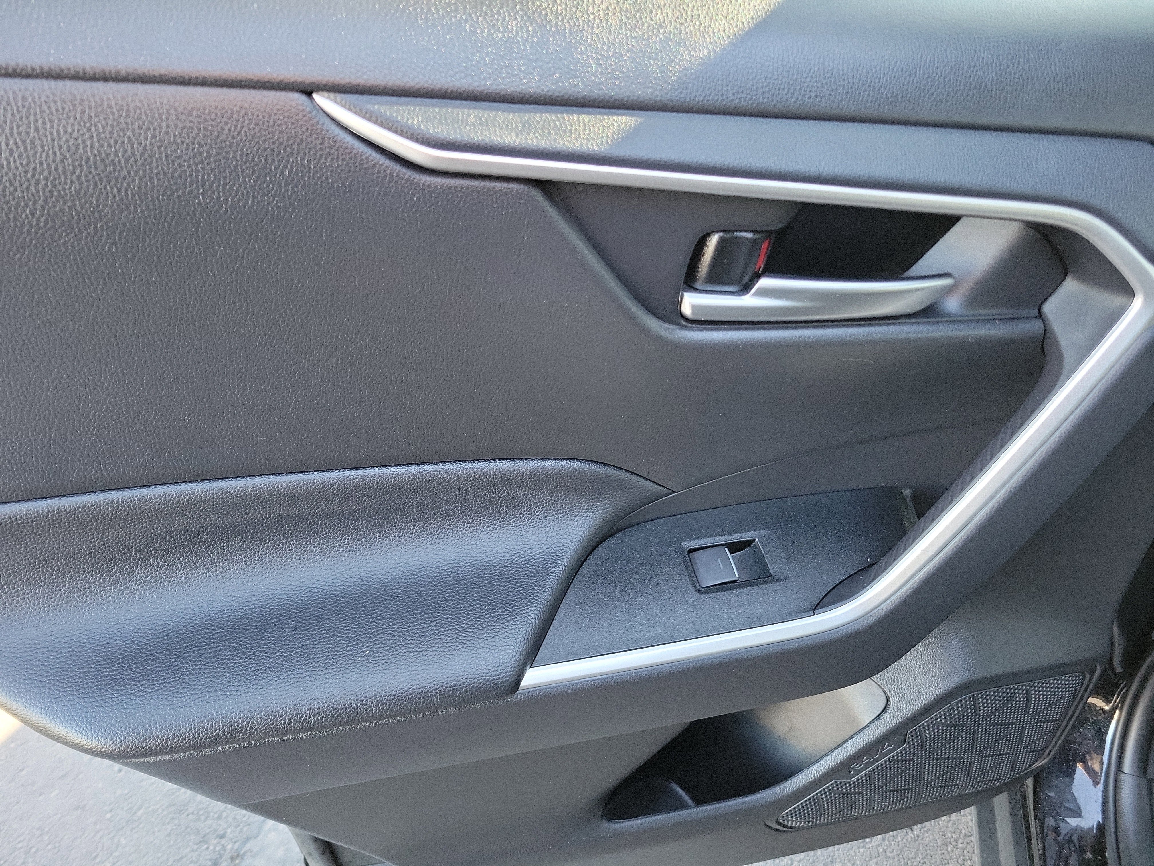 Certified 2025 Toyota RAV4 XLE image 26