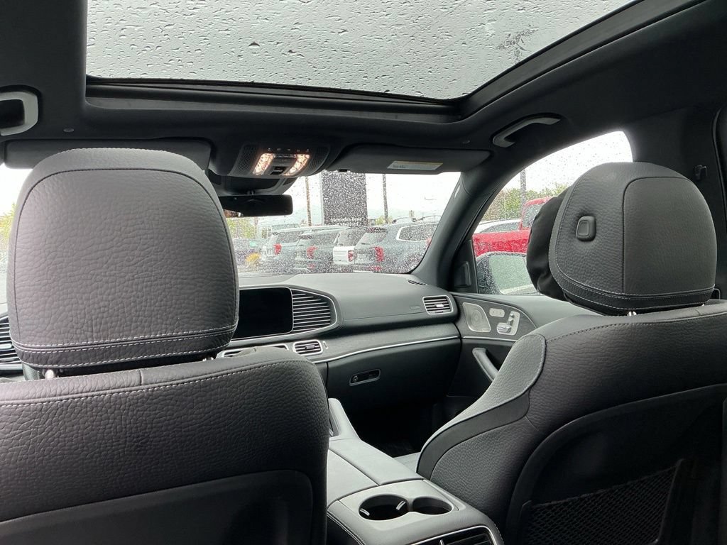 Used 2025 Mercedes-Benz GLS 580 4MATIC image 25