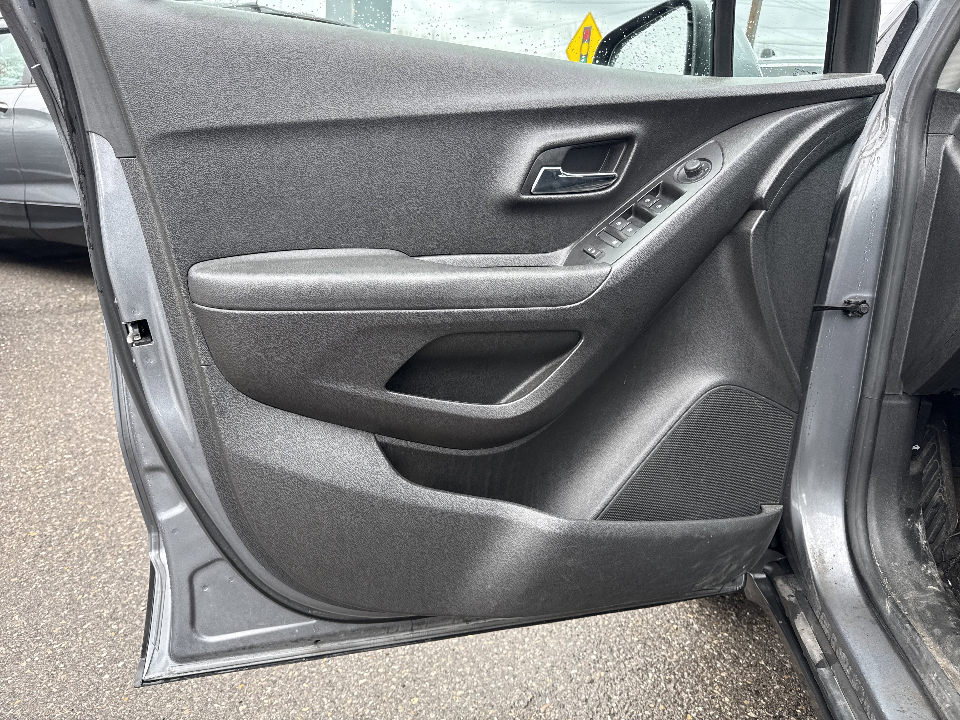 Used 2019 Chevrolet Trax LT w/ LT Convenience Package image 15