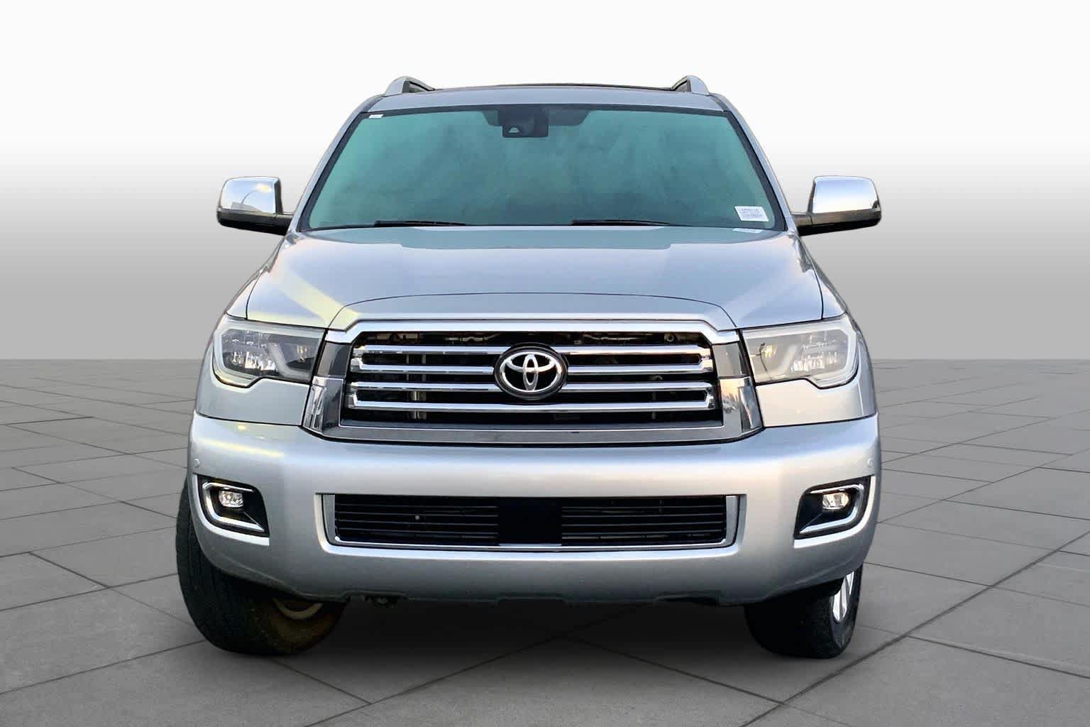 Used 2020 Toyota Sequoia Platinum RWD image 4
