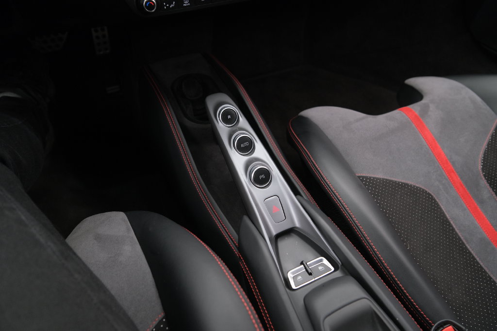 Used 2022 Ferrari F8 Tributo RWD image 20