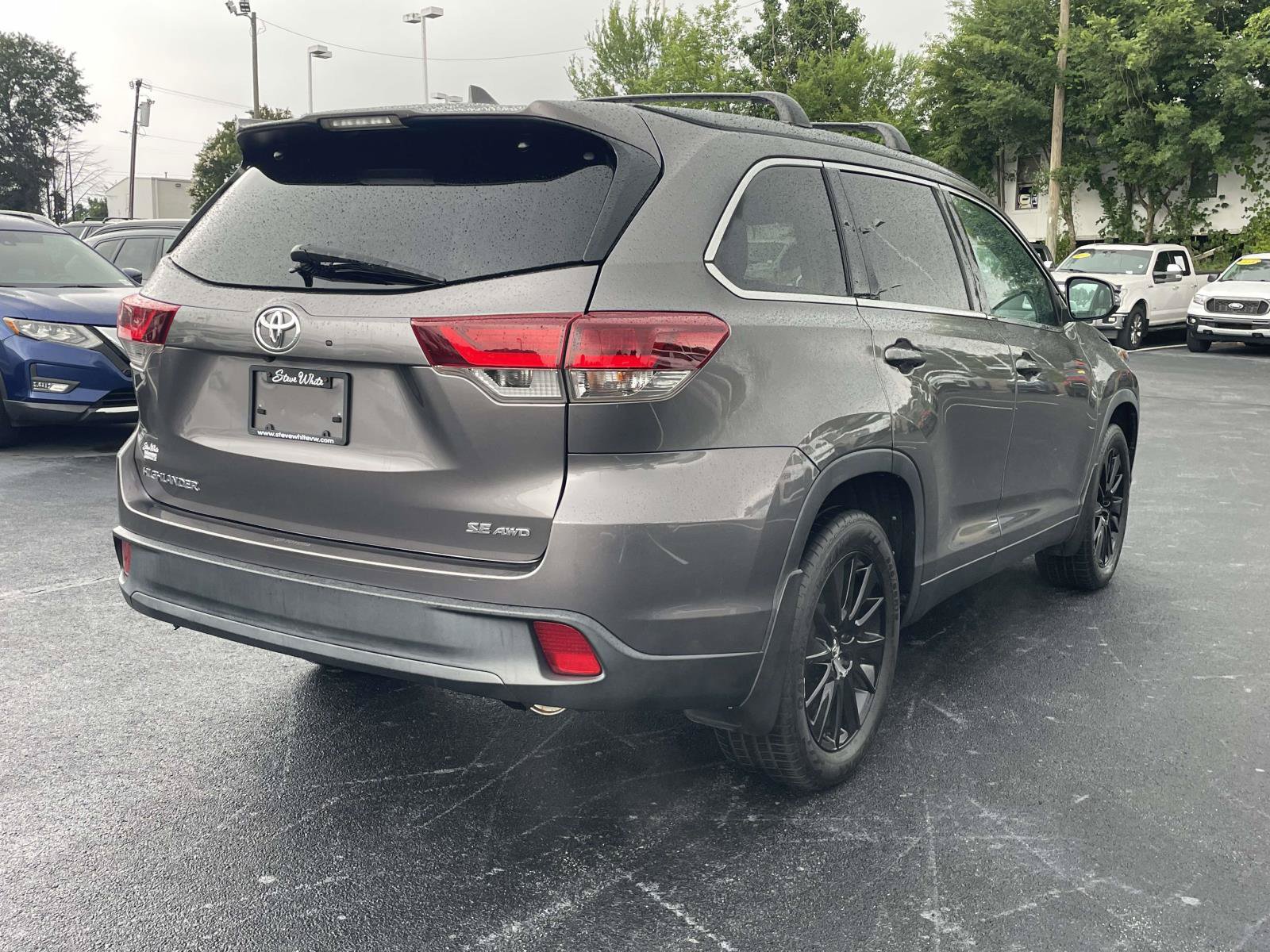 Used 2019 Toyota Highlander SE AWD/4WD image 7