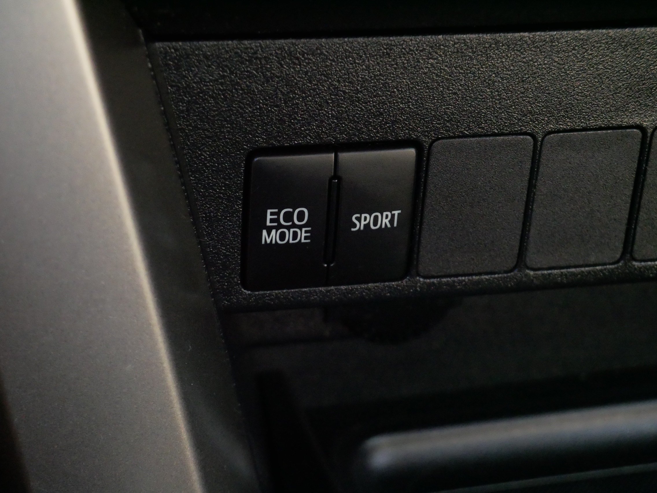 Used 2013 Toyota RAV4 LE AWD/4WD image 28