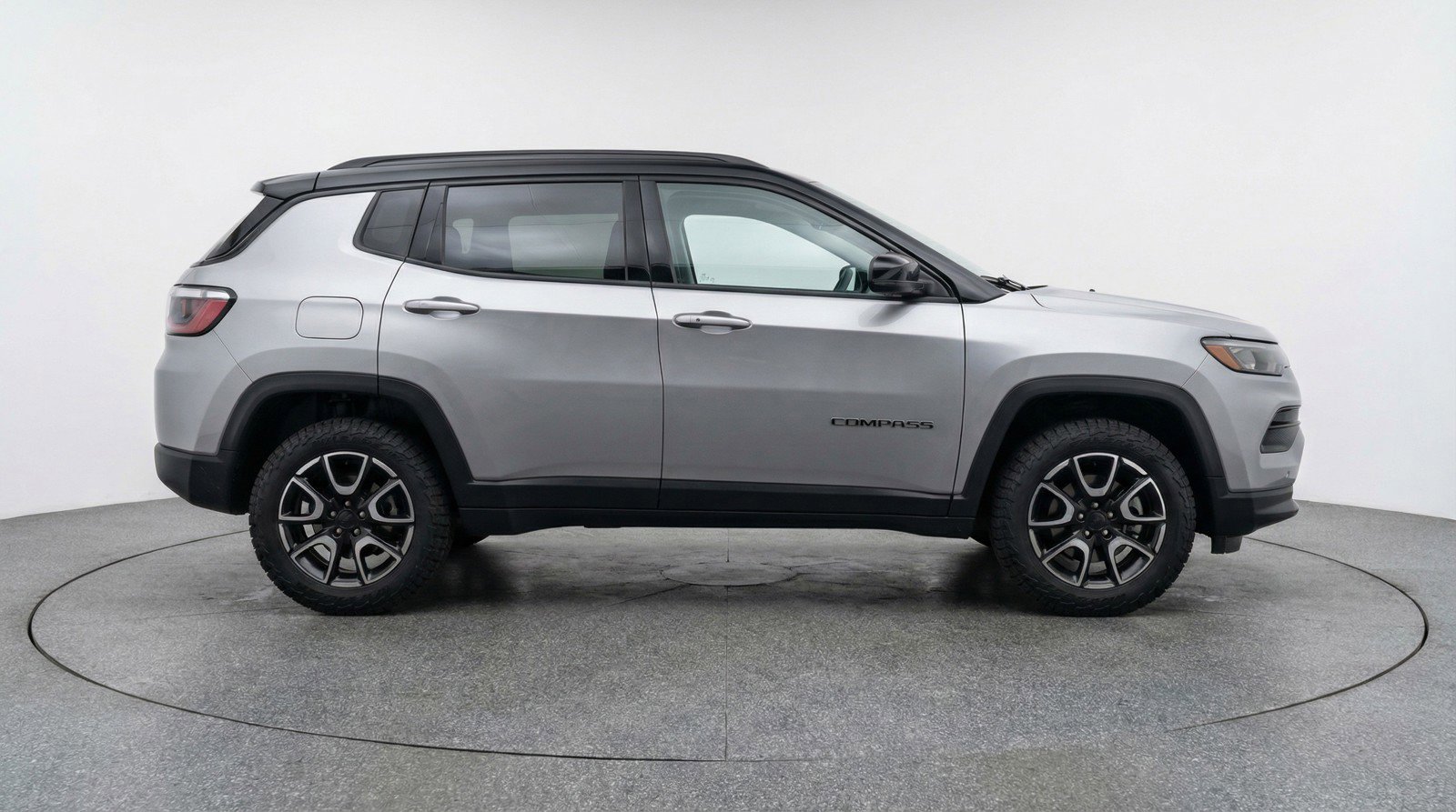 Used 2025 Jeep Compass Trailhawk AWD/4WD image 11