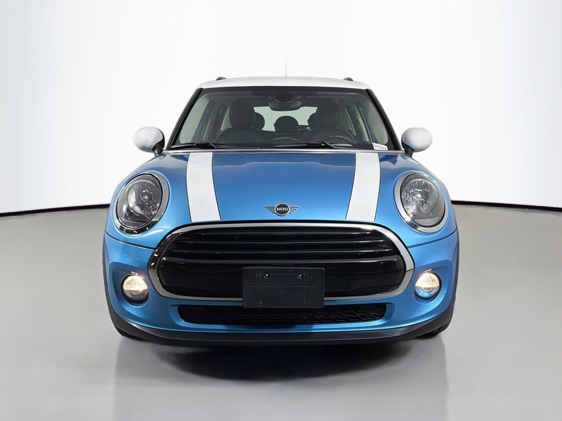 Used 2019 MINI Cooper 4-Door Hardtop w/ Storage Package image 2