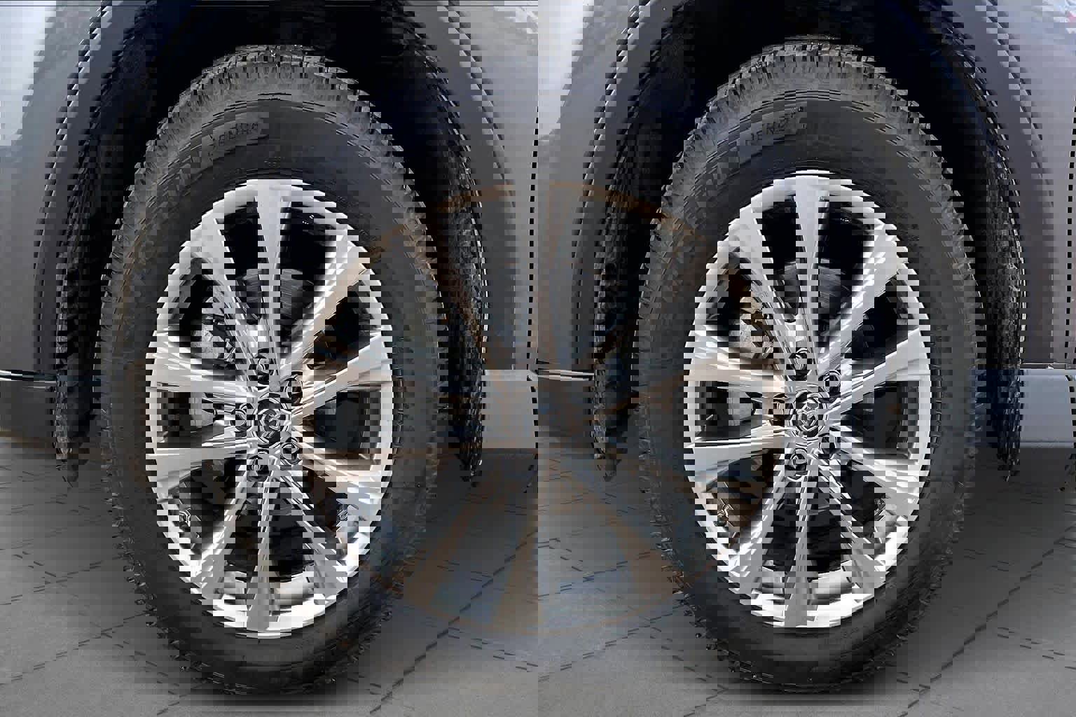 Used 2018 Toyota RAV4 Limited image 10