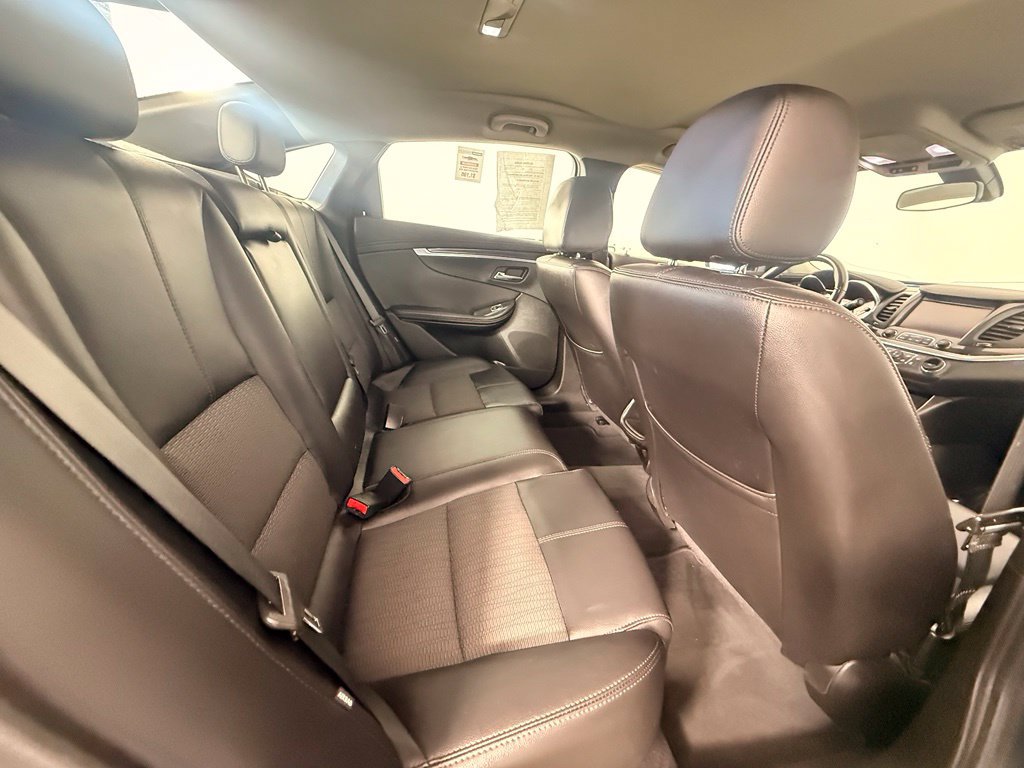 Used 2018 Chevrolet Impala LT FWD image 21