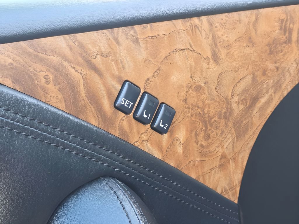 Used 2021 Nissan Armada SL w/ Captain's Chairs Package image 19