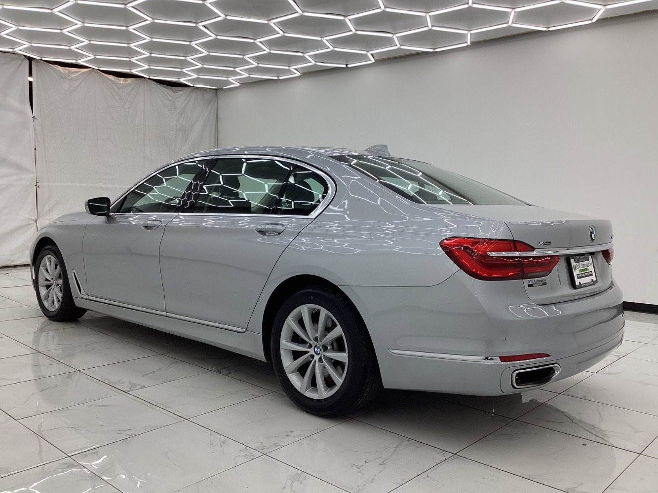 Used 2019 BMW 740i xDrive image 12