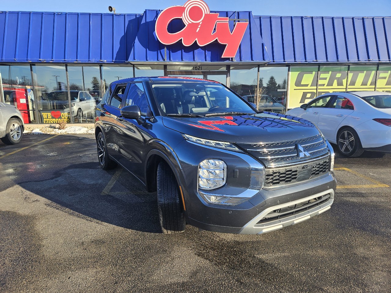 Used 2024 Mitsubishi Outlander AWD image 7