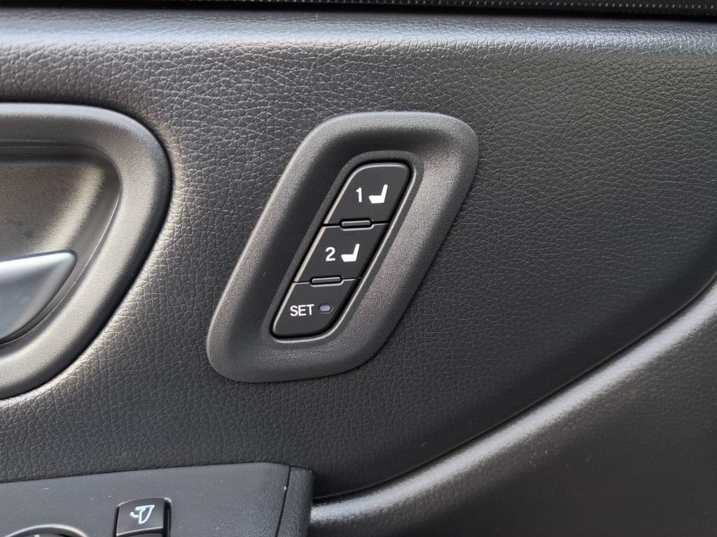 Used 2025 Honda Pilot Elite image 9