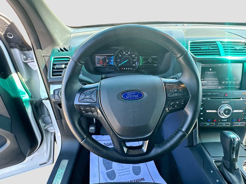 Used 2016 Ford Explorer Limited w/ Equipment Group 301A FWD image 11