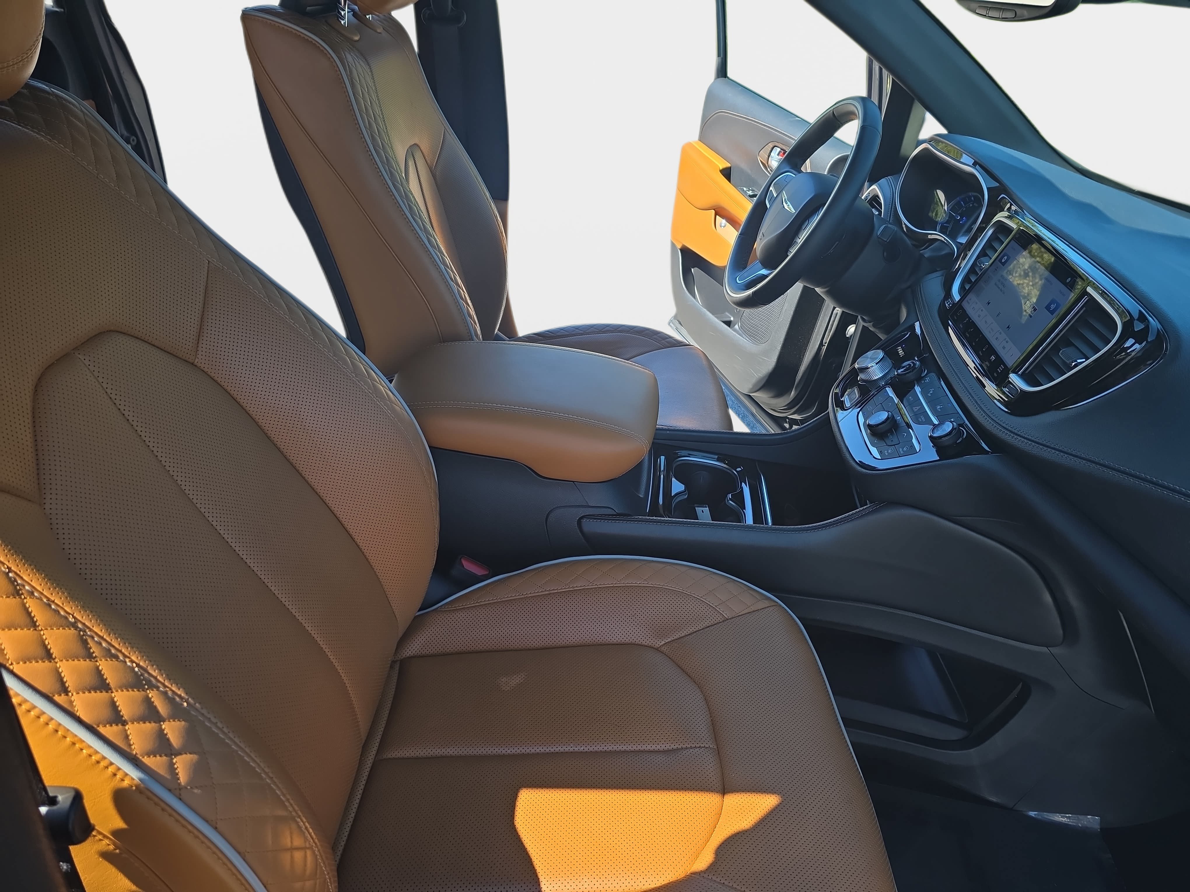 Used 2021 Chrysler Pacifica Pinnacle FWD image 10