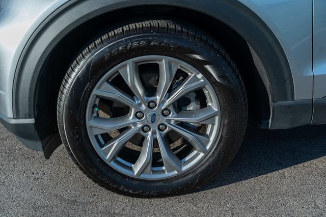 Used 2023 Ford Explorer XLT w/ Equipment Group 202A RWD image 10