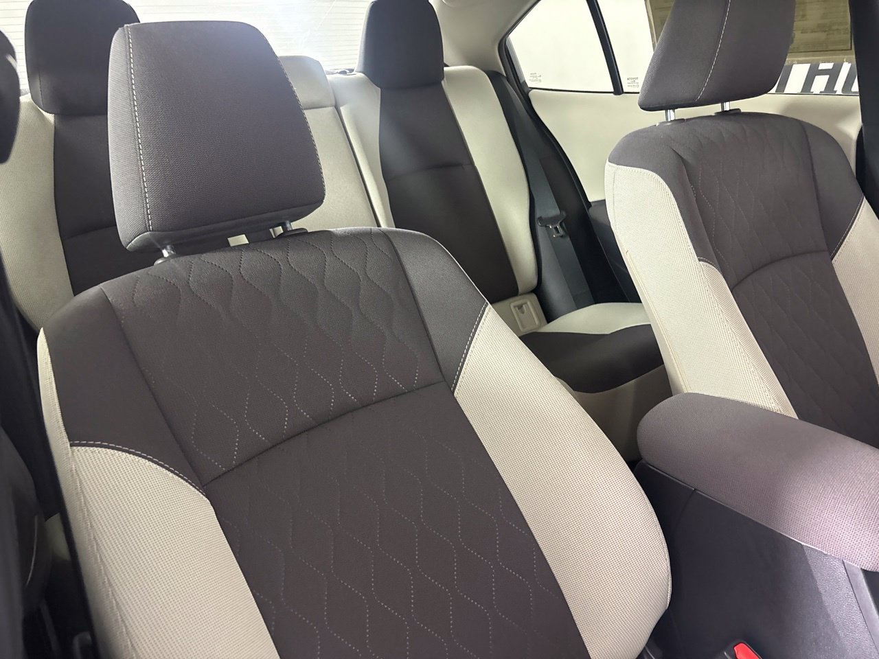 Used 2025 Toyota Corolla LE FWD image 29