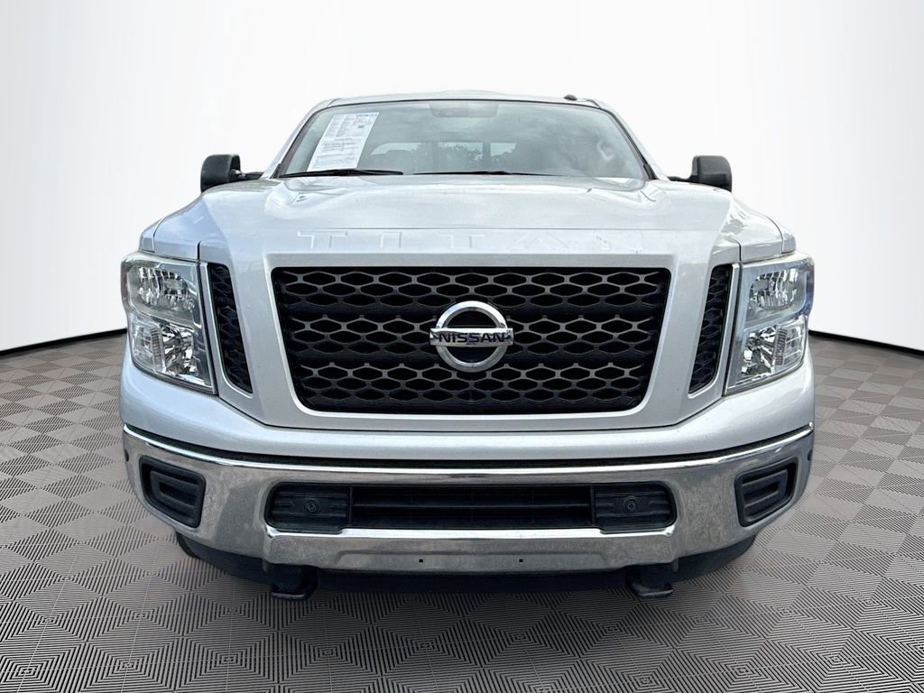 Used 2019 Nissan Titan SV w/ SV Convenience Package AWD/4WD image 2