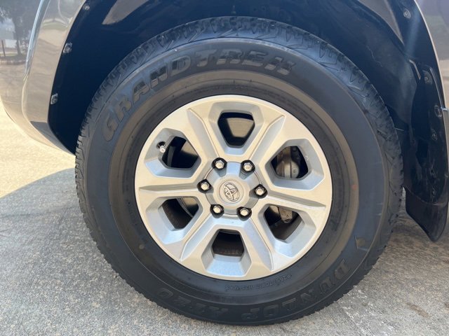 Used 2022 Toyota 4Runner SR5 Premium w/ Moonroof Package image 43