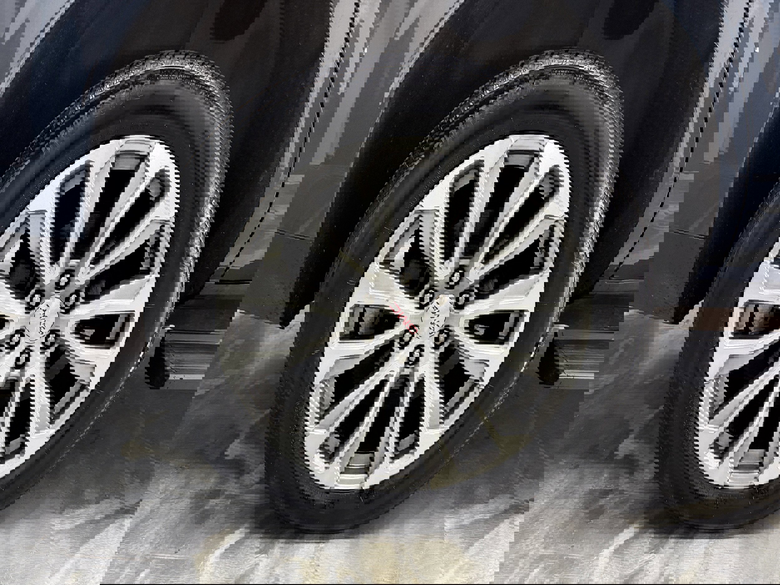 Used 2021 GMC Yukon Denali w/ Denali Premium Package image 30