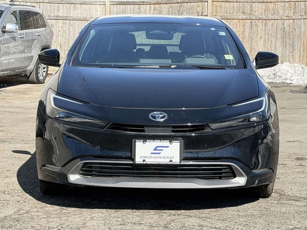 Used 2024 Toyota Prius XLE image 2