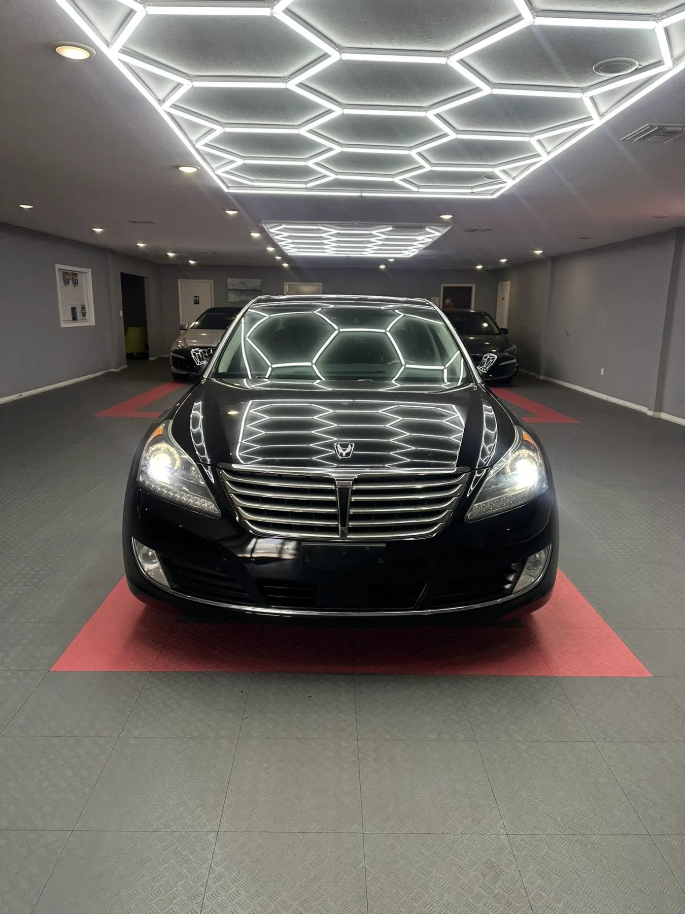 Used 2015 Hyundai Equus Signature RWD image 8