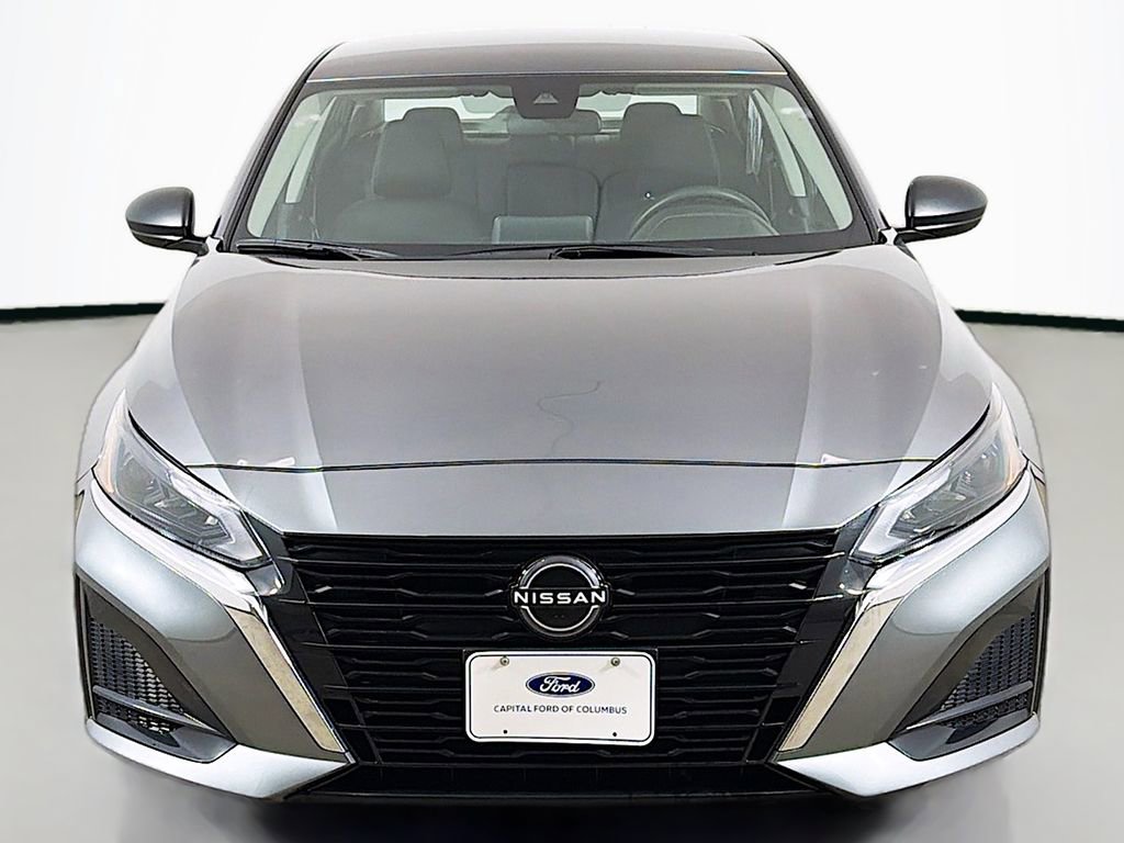 Used 2024 Nissan Altima 2.5 SV AWD/4WD image 6