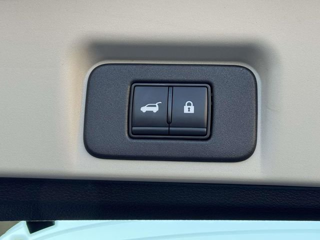 Used 2023 Nissan Ariya AWD image 14