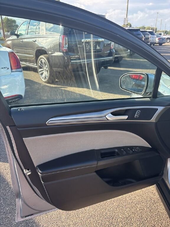 Used 2020 Ford Fusion S FWD image 23