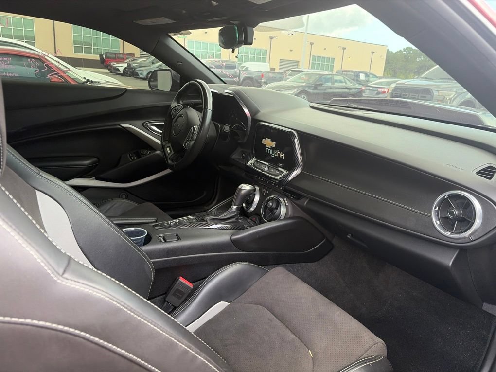 Used 2018 Chevrolet Camaro SS RWD image 6