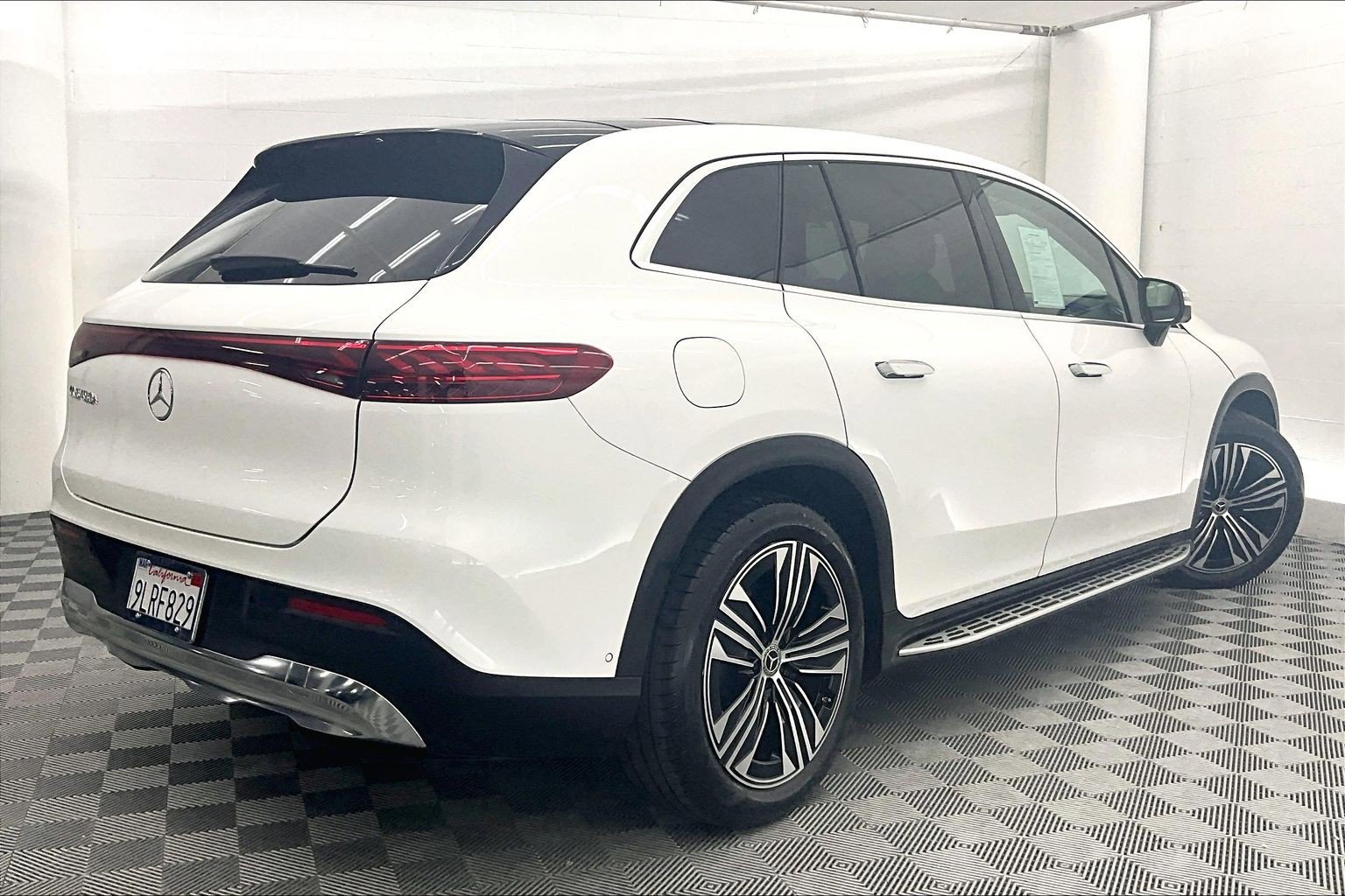 Certified 2023 Mercedes-Benz EQS 450+ SUV image 10