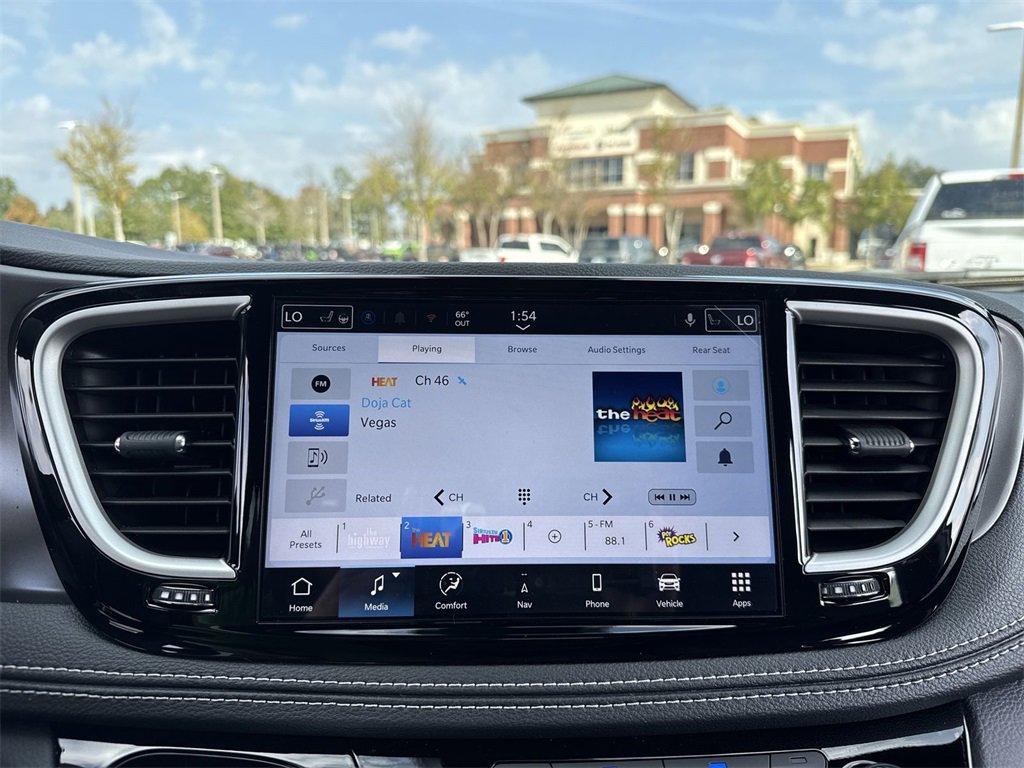 New 2026 Chrysler Pacifica Select image 22