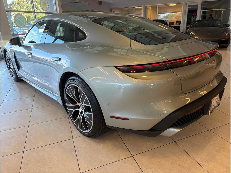 Used 2020 Porsche Taycan AWD/4WD image 6