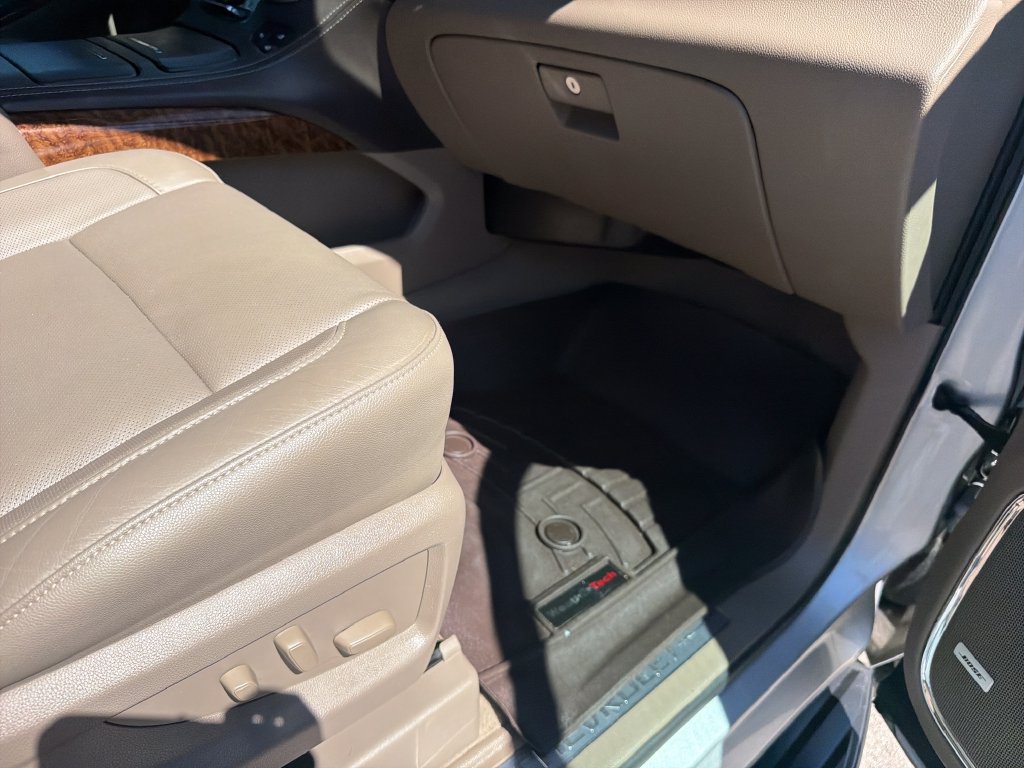 Used 2020 Chevrolet Suburban Premier RWD image 39