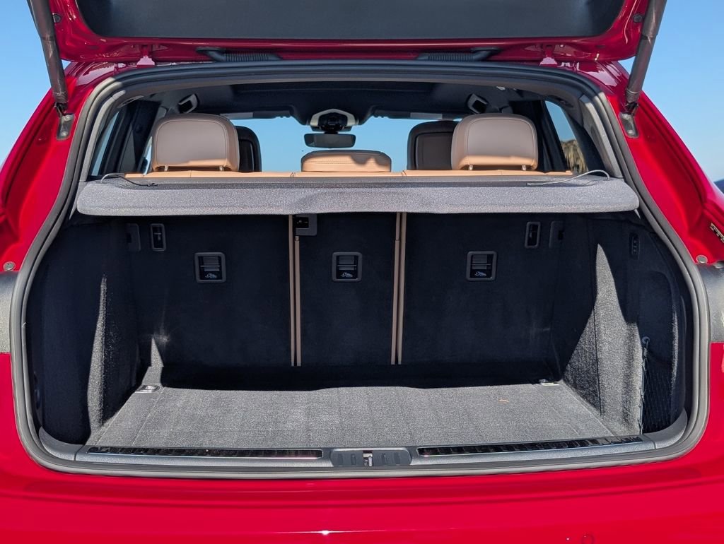 Certified 2022 Porsche Macan S image 12