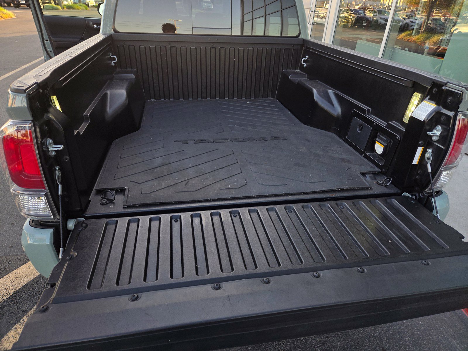 Certified 2023 Toyota Tacoma TRD Off-Road AWD/4WD image 23